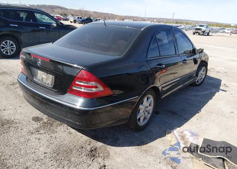 2002 Mercedes-Benz C 320 из США, поврежденный, VIN WDBRF64J82F223770